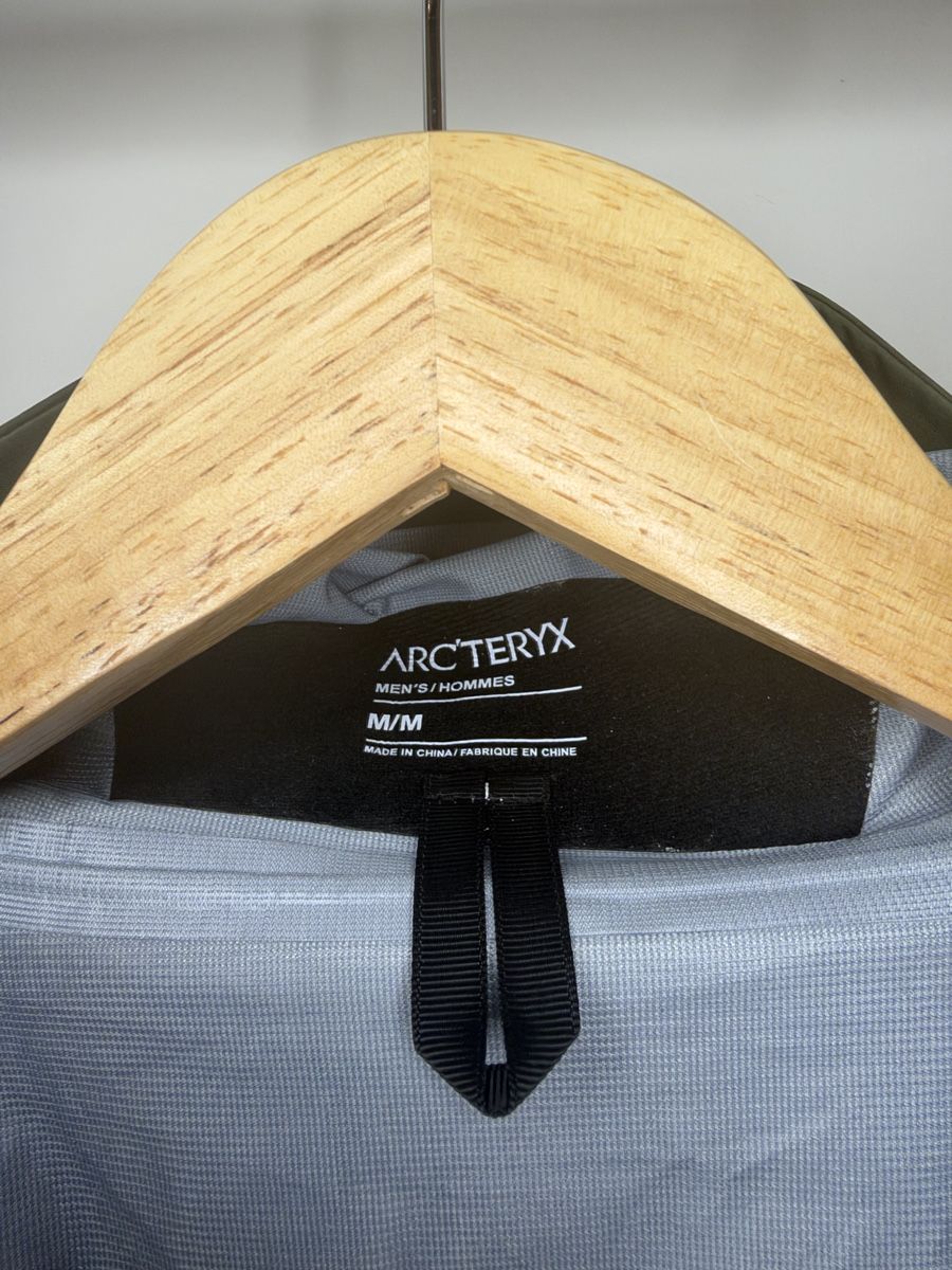 Arcteryx Jacken: Veste Arc'teryx, vert olive, taille M,  – Gebraucht aus Villiers von nou_68rh 1