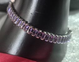 Bracciale con pietre viola taglio baguette nuovo