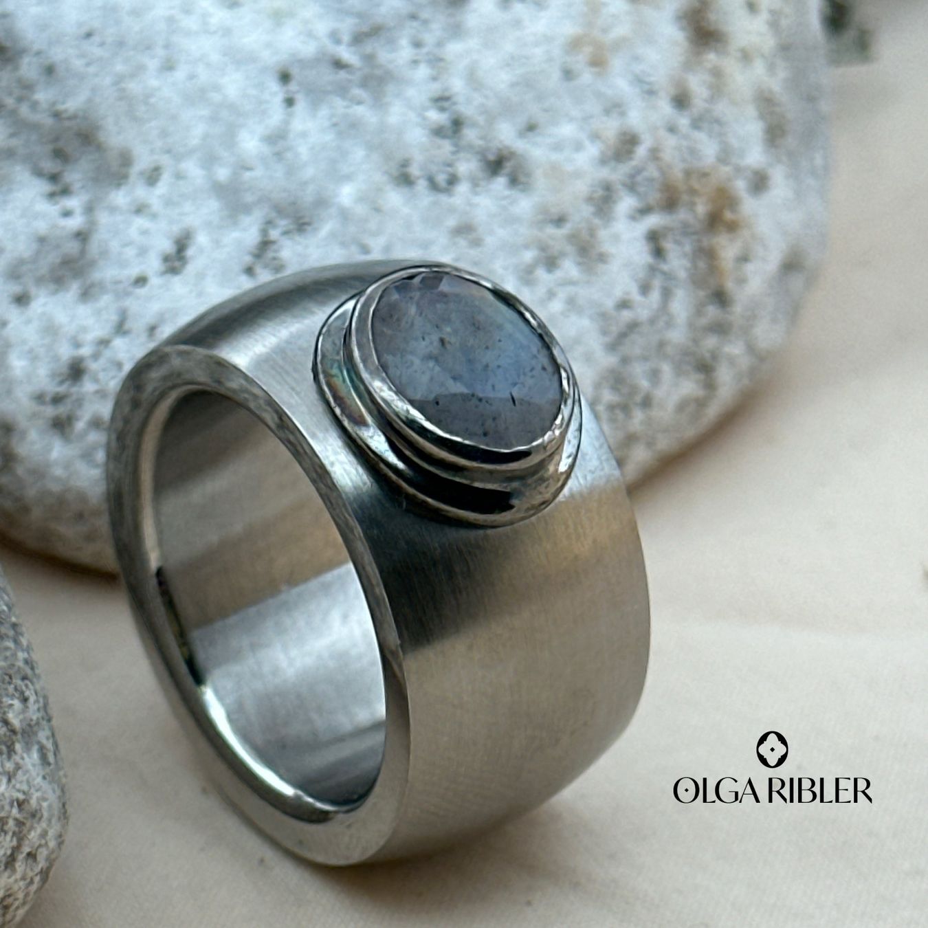 Olga Ribler Bagues: Edelstahl Statement  Ring mit Labradorite Grösse 60 – Neuf (Voir description) à Luzern par Schmuckoutlet 2
