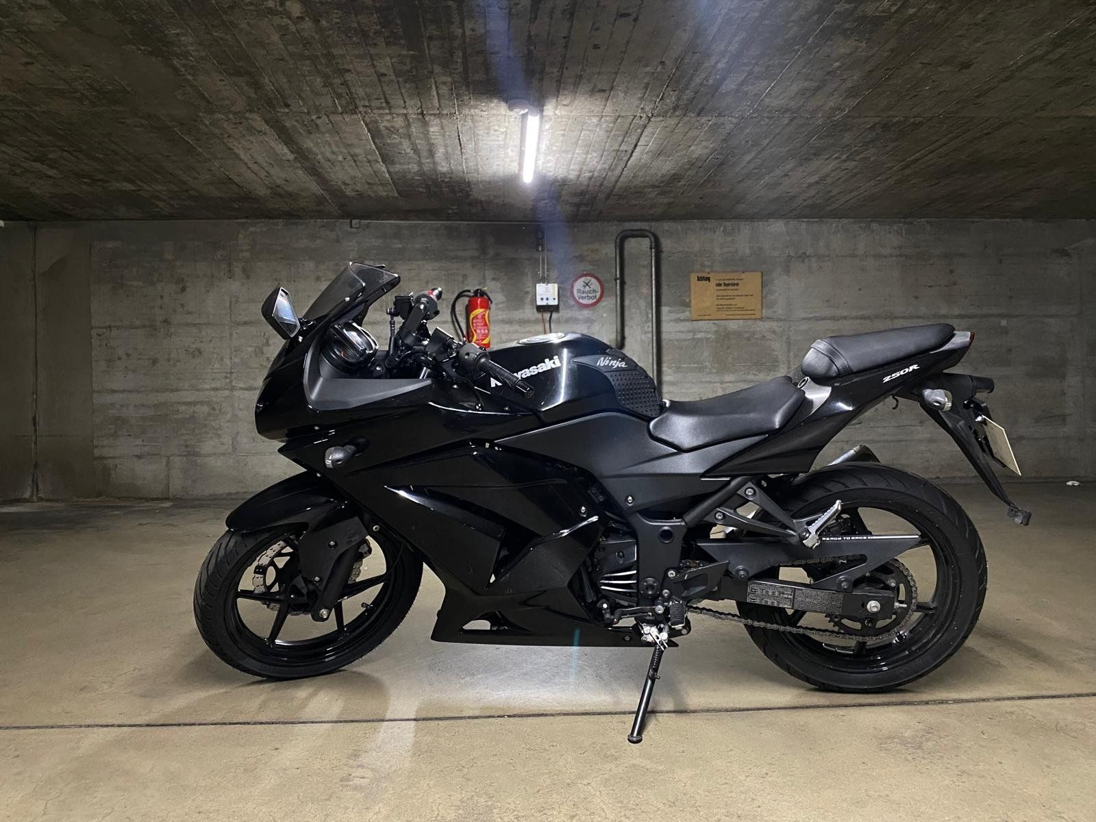 Kawasaki Strada: Kawasaki Ninja 250R – Usato da Binningen venduto da speleo_basel
