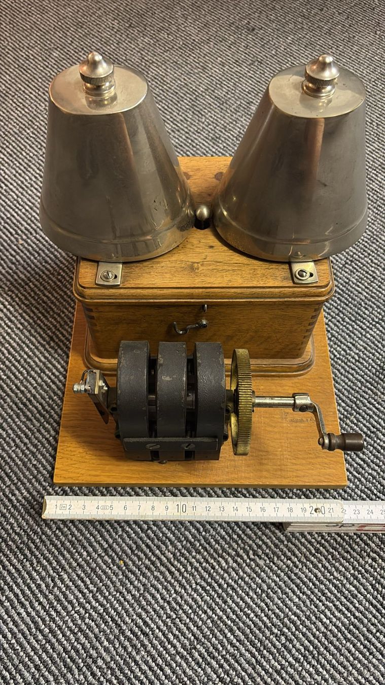 Campanacci mucche: mechanische antike Glocke / Klingen – Usato da Wangen b. Olten venduto da Hba2