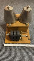 mechanische antike Glocke / Klingen