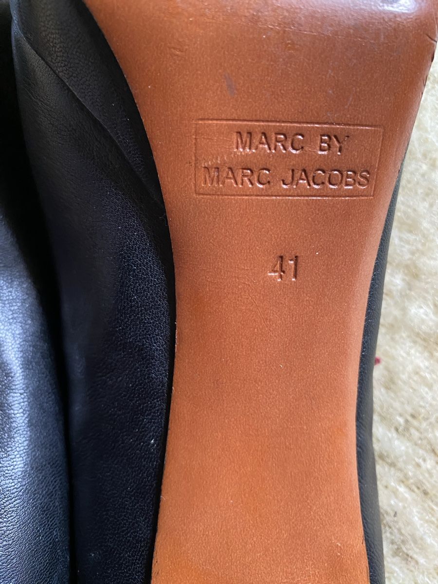 Marc Jacobs Scarpe da donna: Escarpins Marc Jacobs cuir noir T41 – Usato da Geneve venduto da Monthoux13 6