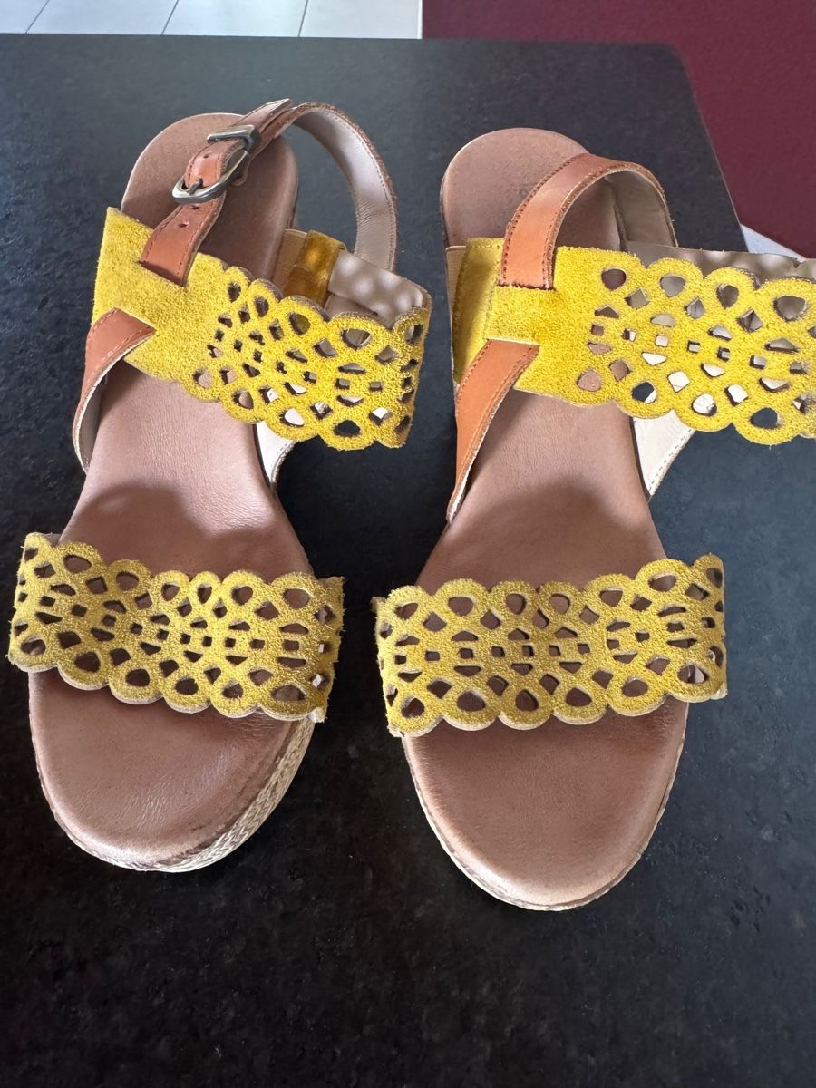 Scarpe da donna: Sandales compensées “la fée maraboutée T.38 – Usato da Vétroz venduto da est_xyr5