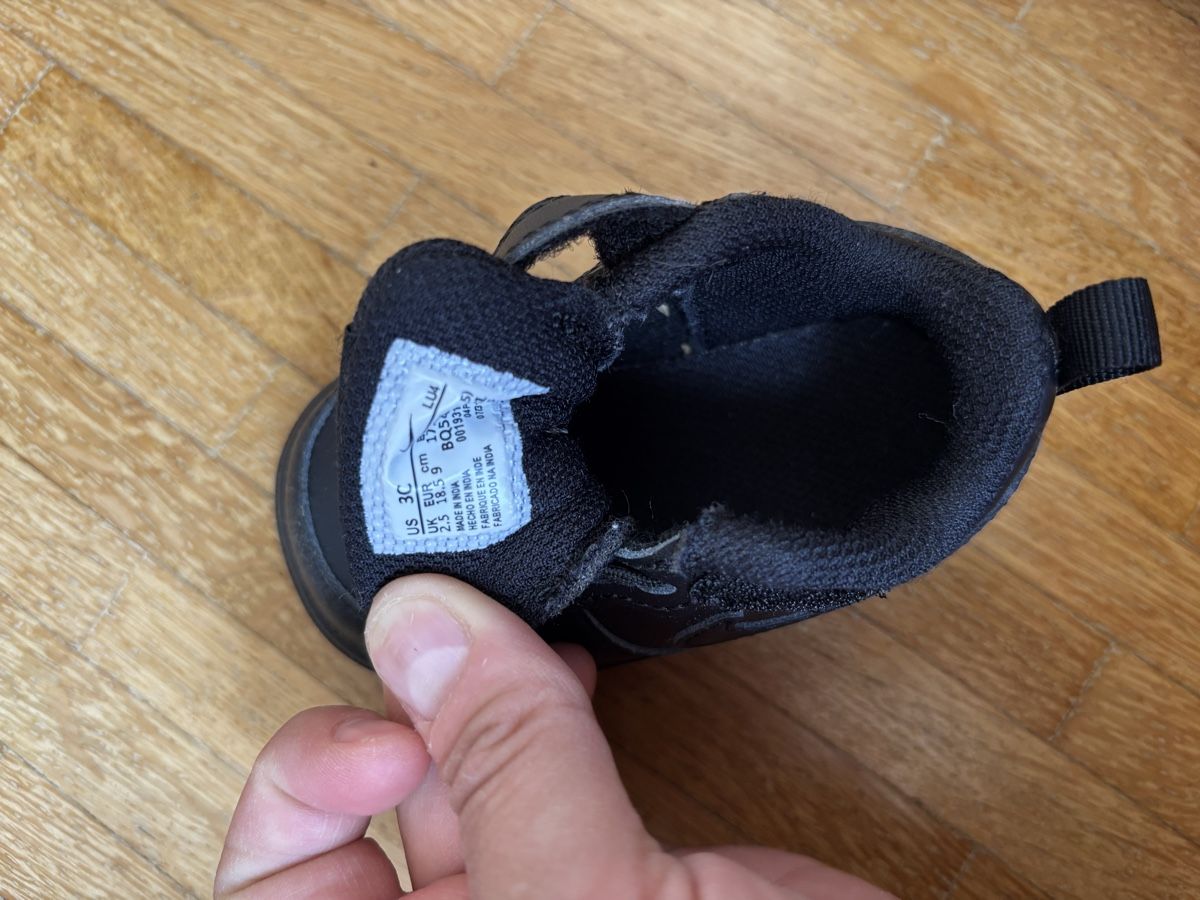 Nike Scarpe per ragazzi: Lot de Chaussures enfant Nike – Usato da La Chaux-de-Fonds venduto da Elora237 6