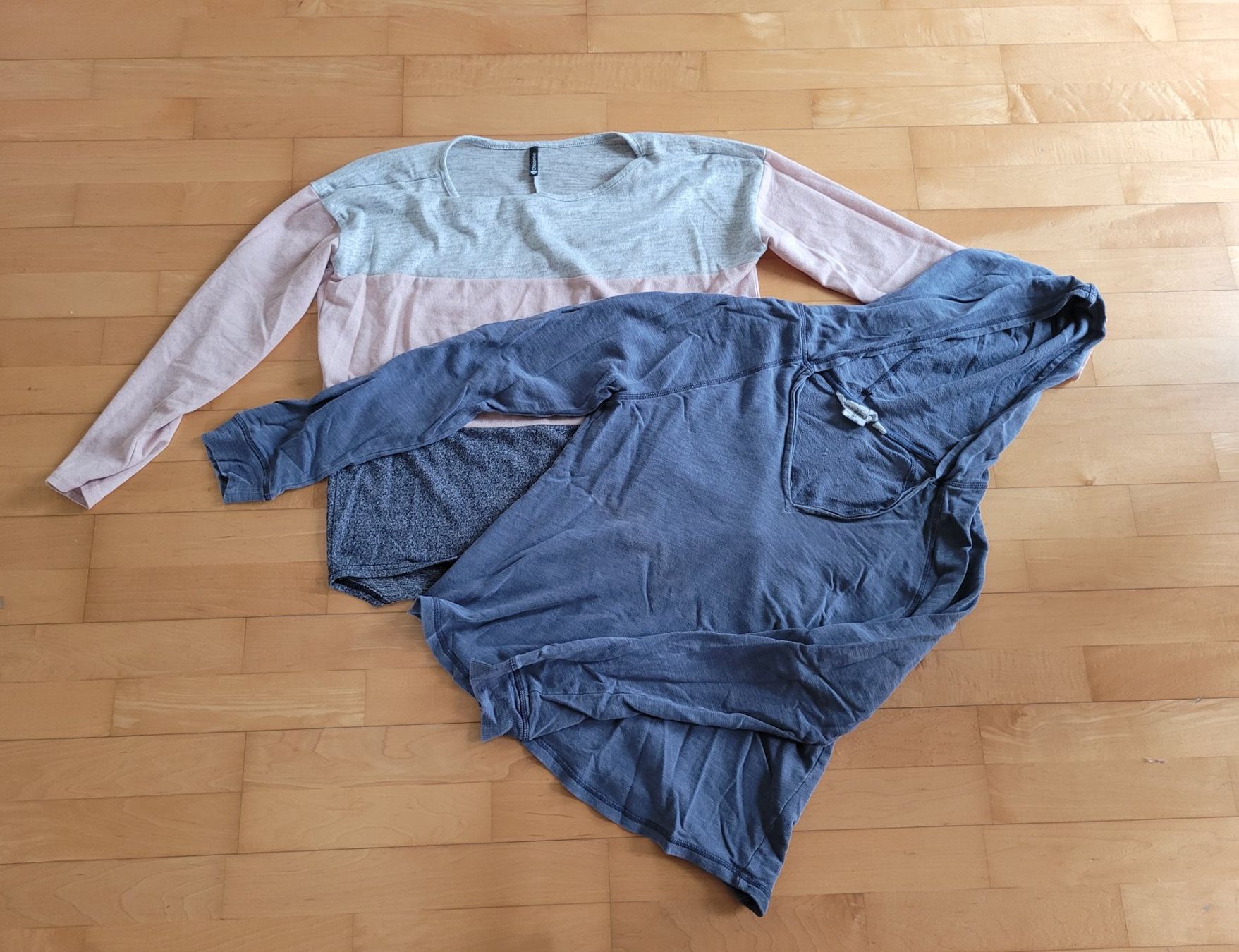 Lotti di vestiti: Diverse Damenkleider – Usato da St. Margrethen SG venduto da SamusAran 4