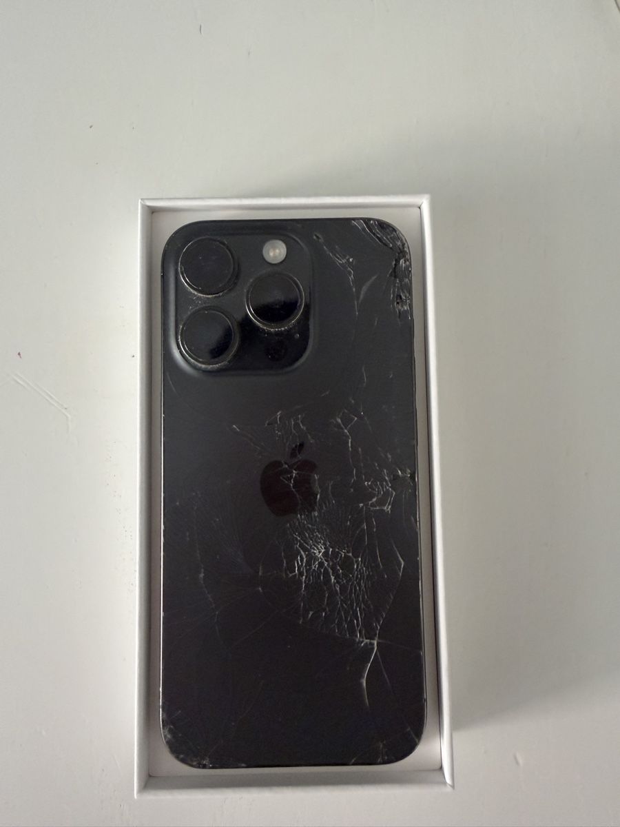 Apple Telefoni cellulari / Smartphones: iPhone 15 Pro mit 128GB – Usato da Zürich venduto da pick-pay