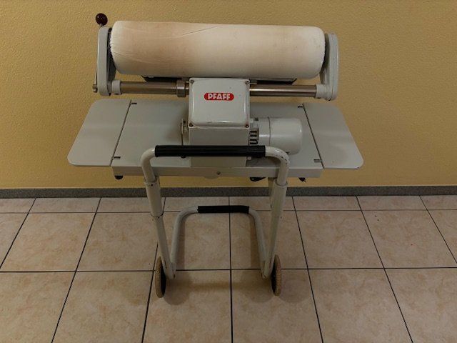 Pfaff Ferri da stiro: Mangano da stiro professionale PFAFF – Usato da Cadenazzo venduto da Nicopri