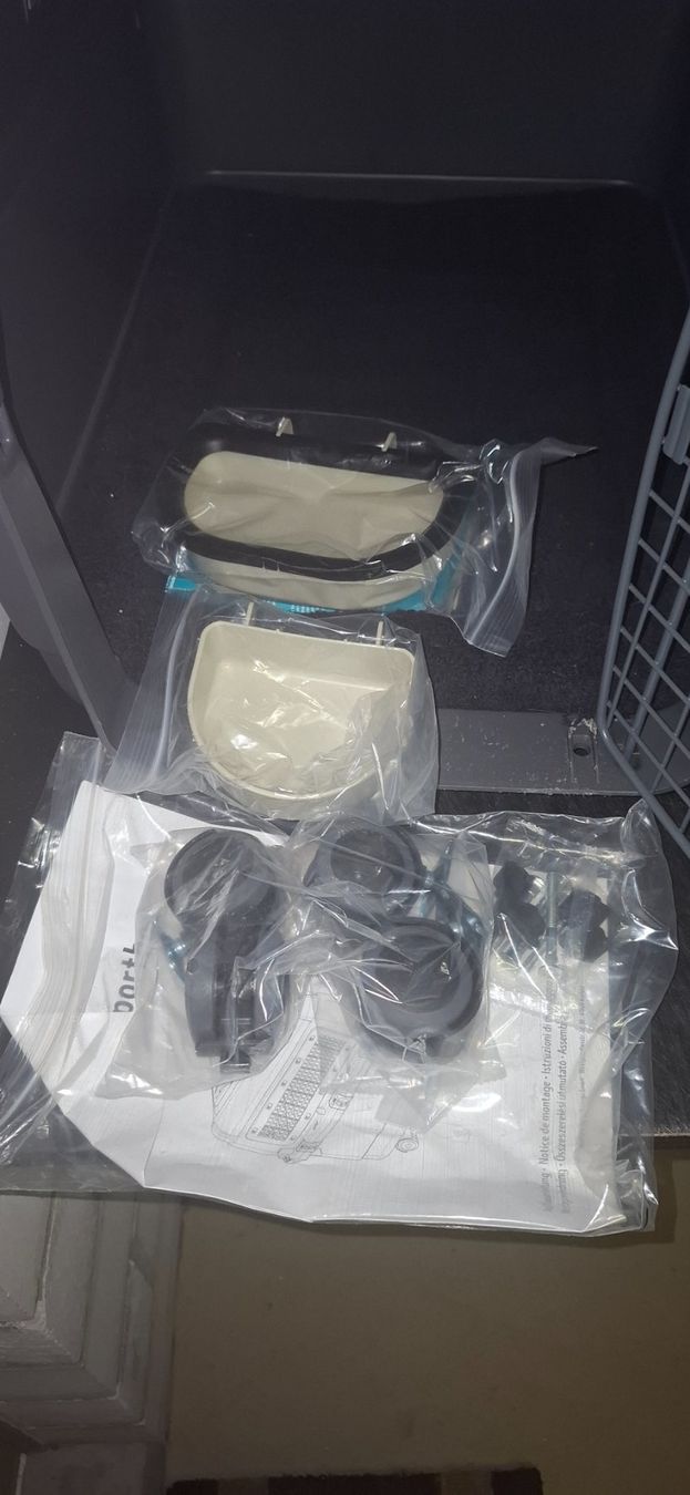 Gabbie, trasporto & Sicurezza: Transportbox Anione, M, Hund oder Katze – Usato da Menznau venduto da cor_57cb 1