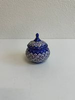 Orientalische Keramikdose mit Deckel