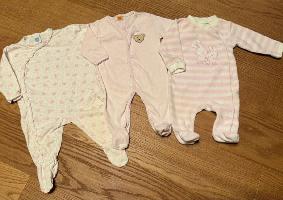 Lotti & Set di vestiti: Baby Bekleidungspakete Gr. 56 – Usato da Genthod venduto da Tidus04 1