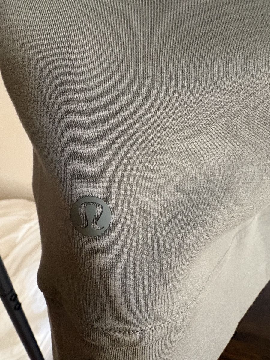 Lululemon Maglioni & Felpe: Lululemon Smooth Spacer Sweater – Usato da Basel venduto da froehlicherVagabund 2