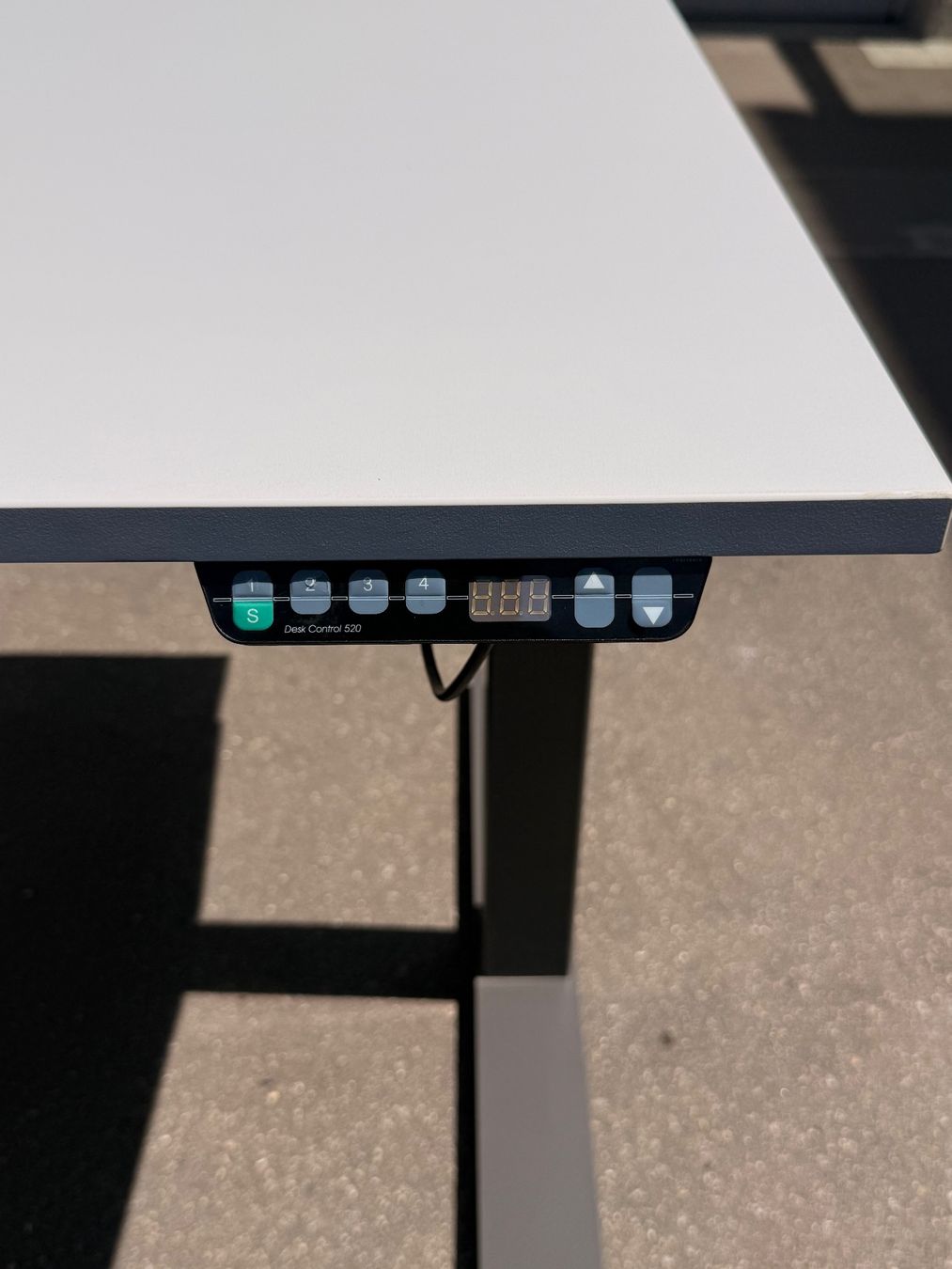 Tische: Höhenverstellbarer Tisch – Gebraucht aus Uster von smartworker 4