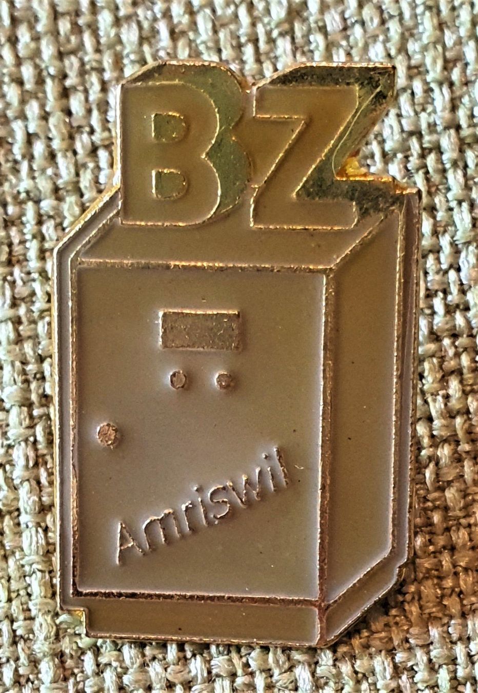 Placchette & Badge: K736 - Pin Amriswil BZ  372/500 – Usato da Reinach BL venduto da Boston-Verkauf