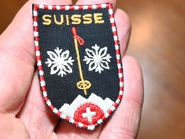 VINTAGE Badge SUISSE - ST. GALLER STICKEREI skistock KLEIN