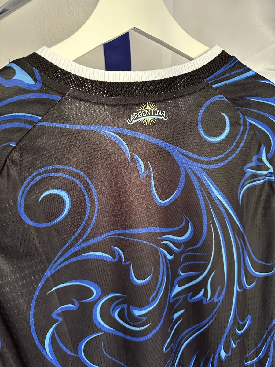Adidas Canottiere & Pantaloni: Argentinien Away Trikot Spielerversion Grösse L – Nuovo (secondo la descrizione) da Kehrsatz venduto da shabirrezai27 3