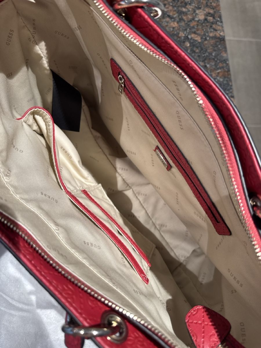 Guess Taschen für Damen: Guess - Rote Handtasche – Neu (gemäss Beschreibung) aus Eschenbach SG von Patrick.original 1