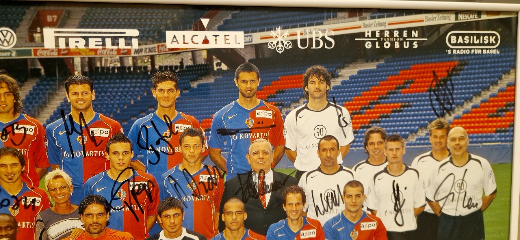 Autogramme: FC BASEL Poster Autogramme, Odermatt, Yakin, Zuberbühler usw – Gebraucht aus Zürich von spin23 7