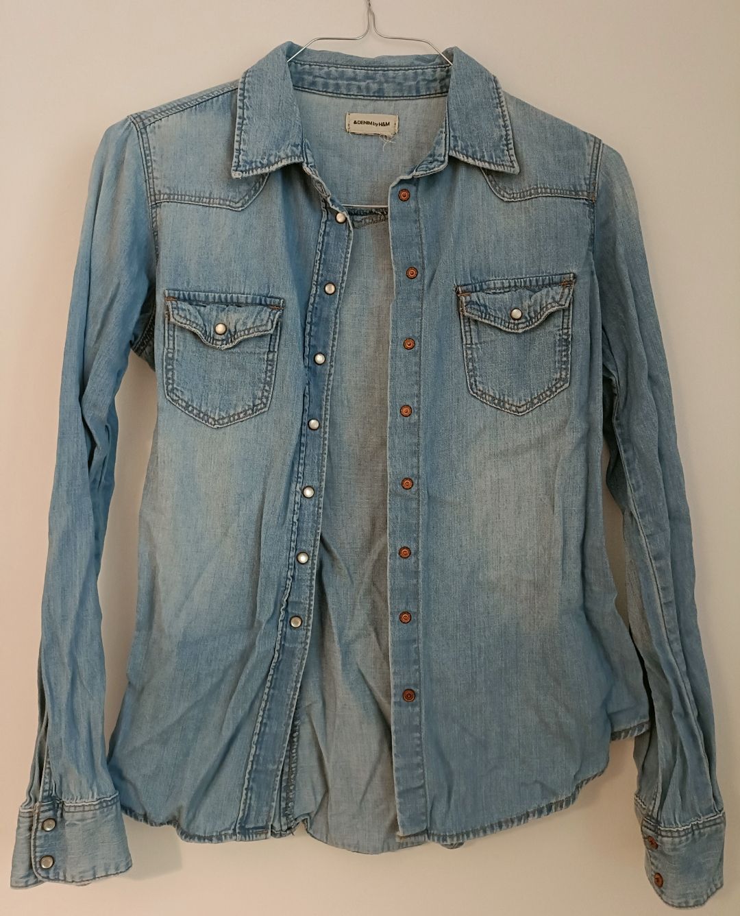 H&M Blusen: H&M Denim-Westernhemd – Gebraucht aus Bergdietikon von Bico01