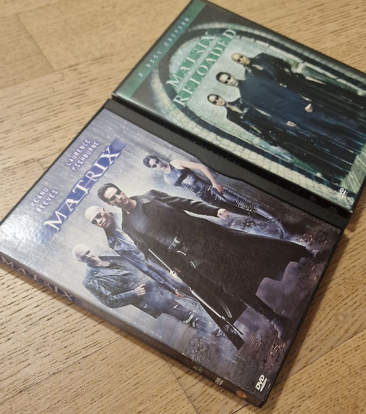 Tous les DVDs: Matrix und Matrix Reloaded DVD Sammlungsbox 2 Disc Edition – D'occasion à Arbon par sar_l7ll 1