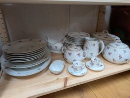 Schönes "Epiag" Geschirrset, 31-teilig
