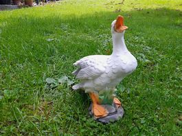 Petit canard en résine synthétique ht. 28 cm