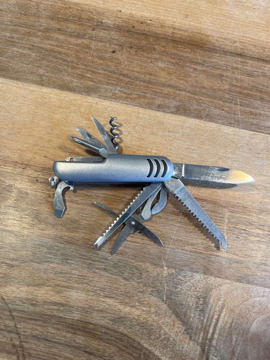 Couteaux de poche: Taschenmesser – D'occasion à Würenlos par jam_mv8g 1
