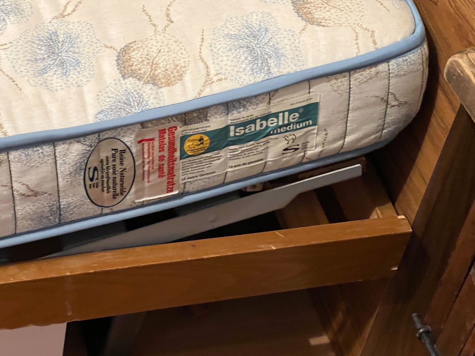 Letti: Einzelbett mit Matratze Breit=95cm/Lang=190cm – Usato da Wettingen venduto da pozza01 2