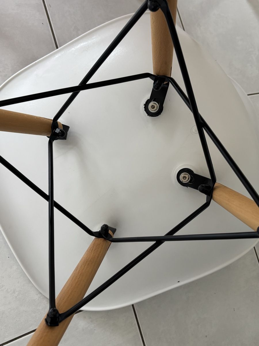 Vitra Sedie: Vitra Eames Plastic Side Chair - Replica – Usato da Zollikerberg venduto da Zuversicht2811 2