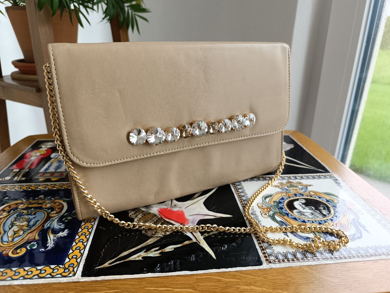 Sacs femmes: Clutch beige / sand – D'occasion à Wolfwil par SecondOwner