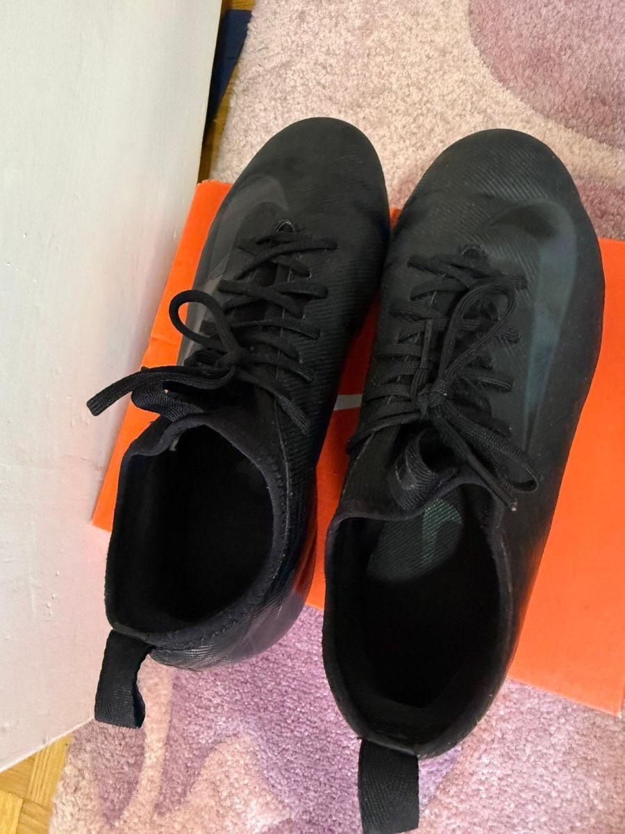 Nike Scarpe da uomo: Nike nockenschuhe Gr. 38 – Usato da Luzern venduto da claiudiu 2