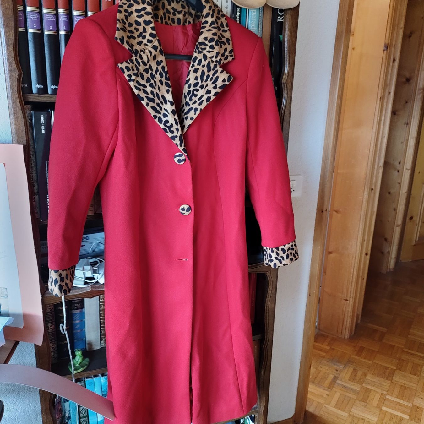Cappotti: Manteau dame – Usato da La  Tour-de-Trême venduto da Kotochunko
