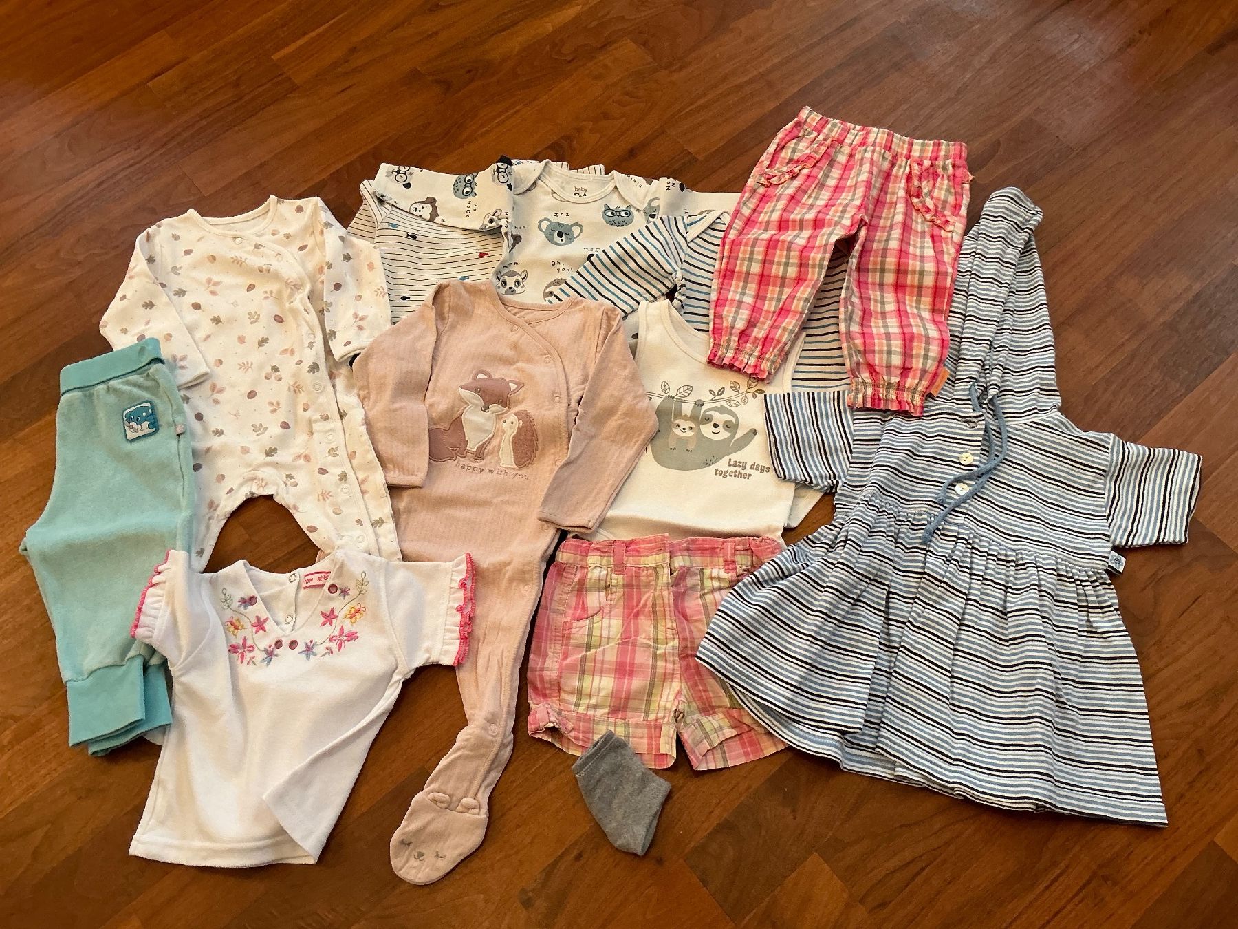 Lotti & Set di vestiti: Herziges  KLEIDERPAKET  Gr. 74 – Usato da Aesch BL venduto da Fortexx