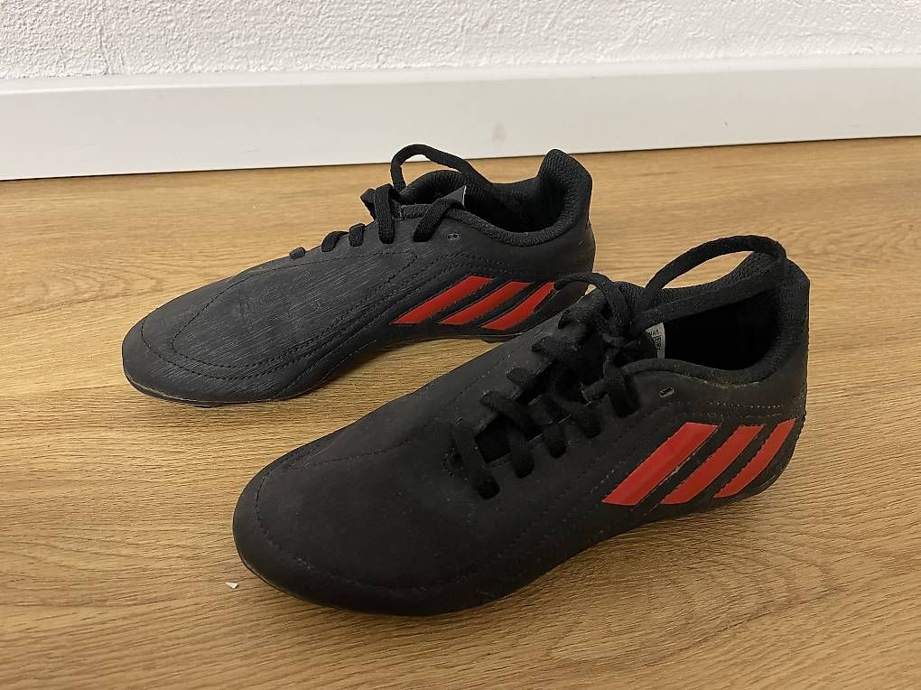 Scarpe per ragazzi: Fussballschuhe Gr 34 – Usato da Klingnau venduto da Miklo83