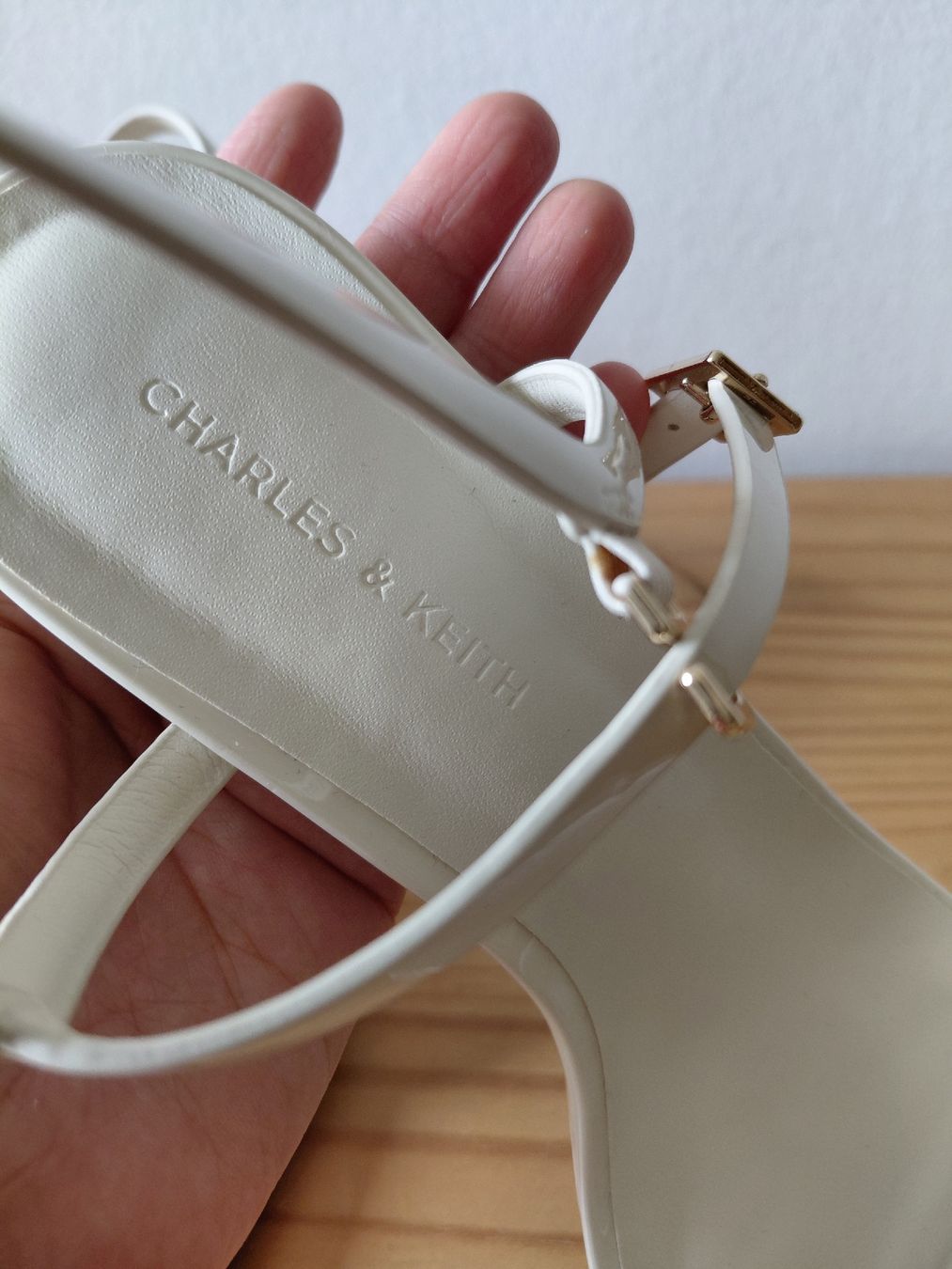 Scarpe da donna: CHARLES & KEITH Hochzeitsschuhe/Off White Sandals – Usato da Turbenthal venduto da apr_h7z2 3