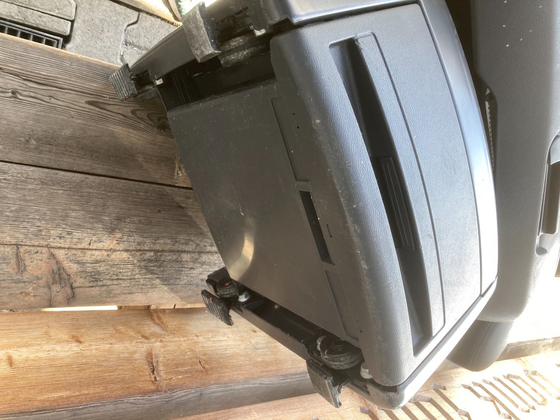 VW Tutti i ricambio: VW T6 Multivan EinzelSitz Drehbar Leder – Usato da Cham venduto da WB2223 5