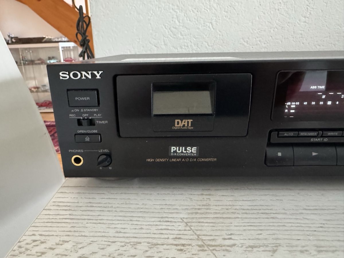 Sony Enregistreurs: Sony dtc-960 dat recorder – D'occasion à Zunzgen par milesdavis76 2