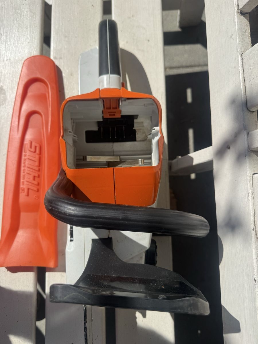 Stihl Seghe: Gebrauchte Stihl MSA 140 C defekt – Difettoso da Unterseen venduto da schnitt 3