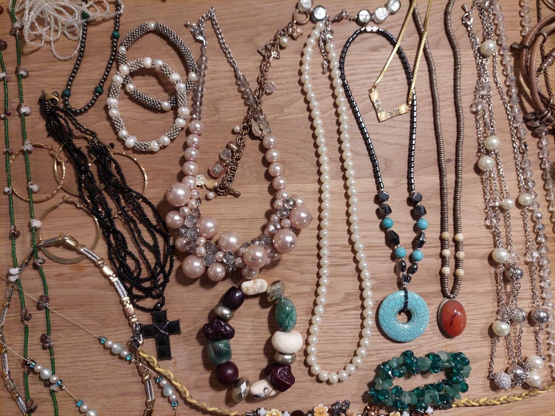 Autres bijoux: Schmuck / Bijoux – D'occasion à Adliswil par Boncoinsuisse
