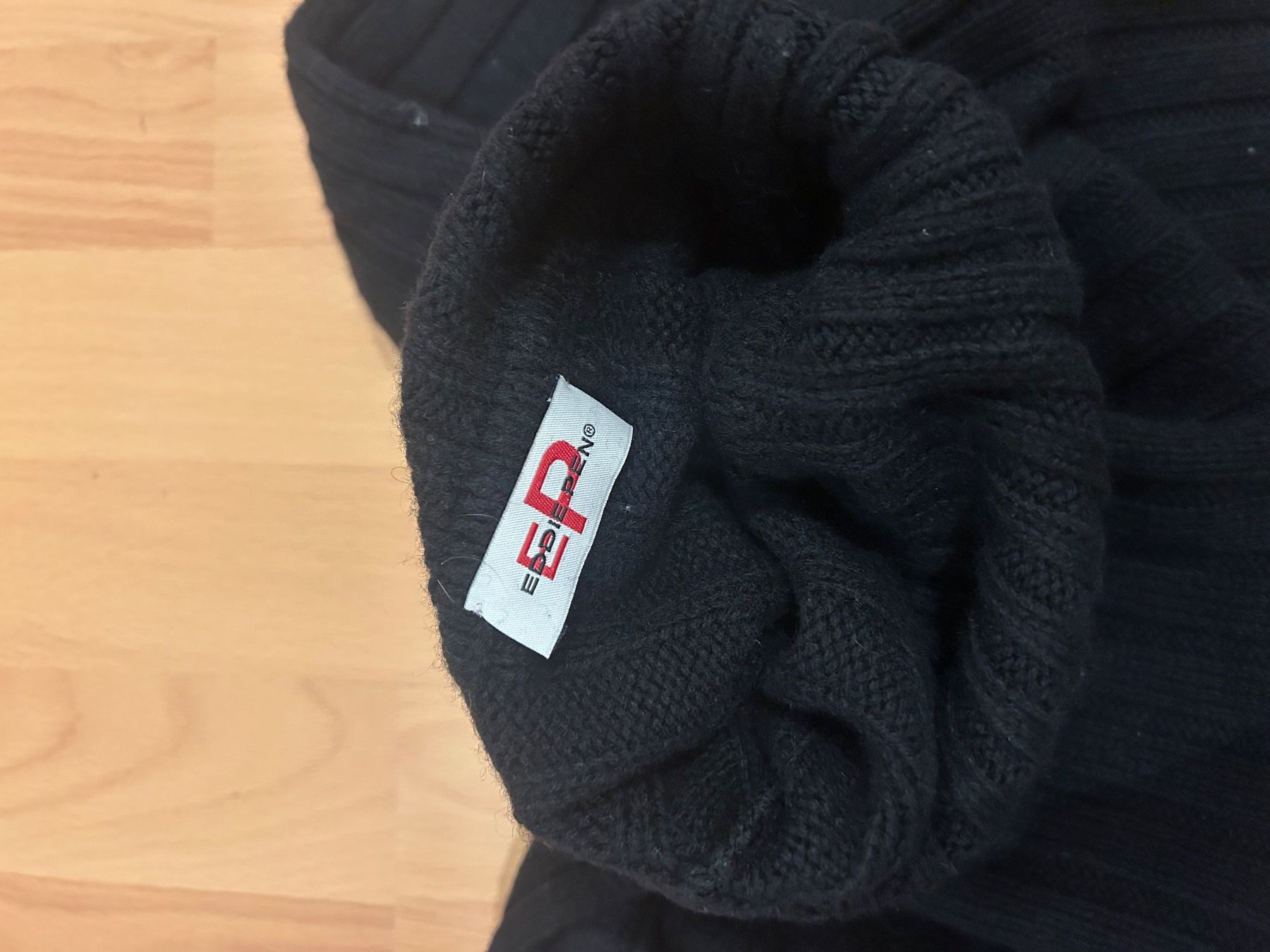 Pullover & Sweatshirts: Eddie Pen Rollkragenpullover – Gebraucht aus Rüschlikon von Asino007 1