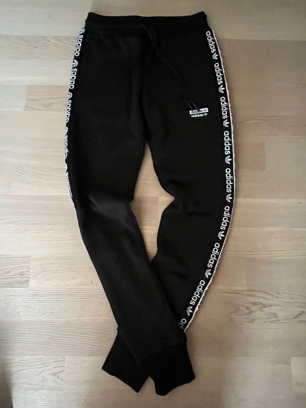Pantaloni: Adidas Trainer Jogginghose – Usato da Dietikon venduto da Pmoebi 2