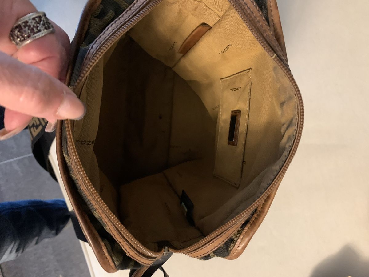 Fendi Taschen für Damen: Fendi Umhängetasche – Gebraucht aus Bergdietikon von zor_856j 6