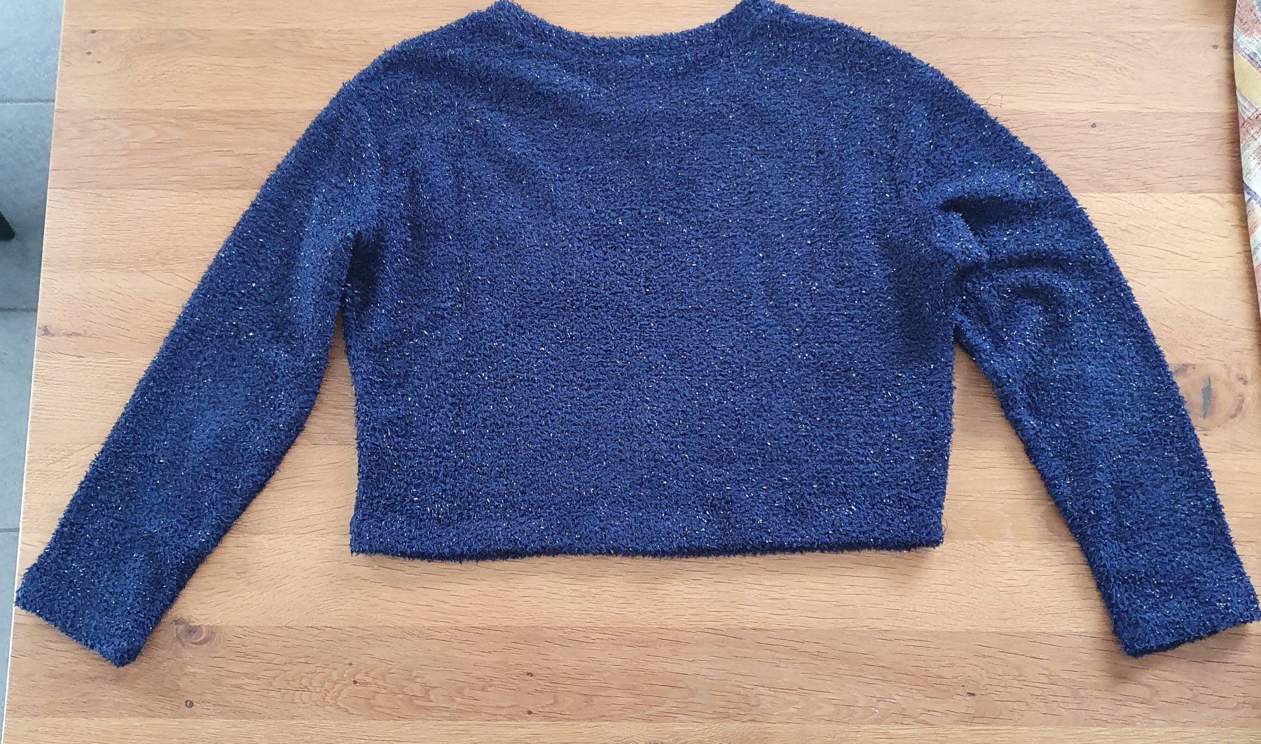 Pullover & Sweatshirts: Cropped Glitzerpullover – Gebraucht aus Zizers von Natascia.Lentini 1