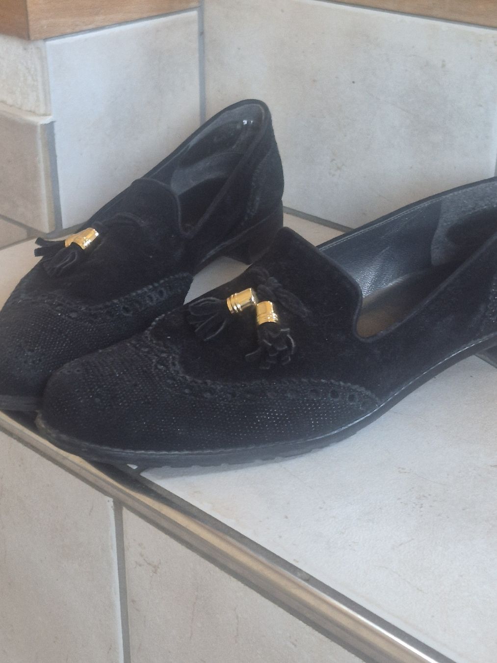 Stuart Weitzman Chaussures femmes: Stuart Weitzmann Loafers Wildleder Gr.40 – D'occasion à Frauenfeld par mel_2gqy 1