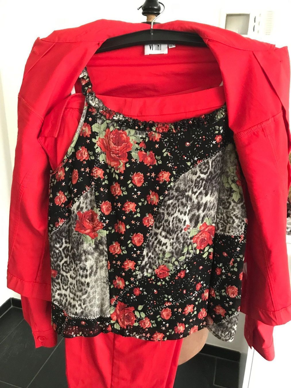 Ensembles & Tailleurs: Hosen, Top, Jacke – D'occasion à Zumikon par Uranus88