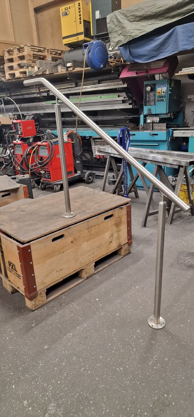 Balustrades: Chromstahl Geländer  – D'occasion à Emmenbrücke par inf_l8yf 1