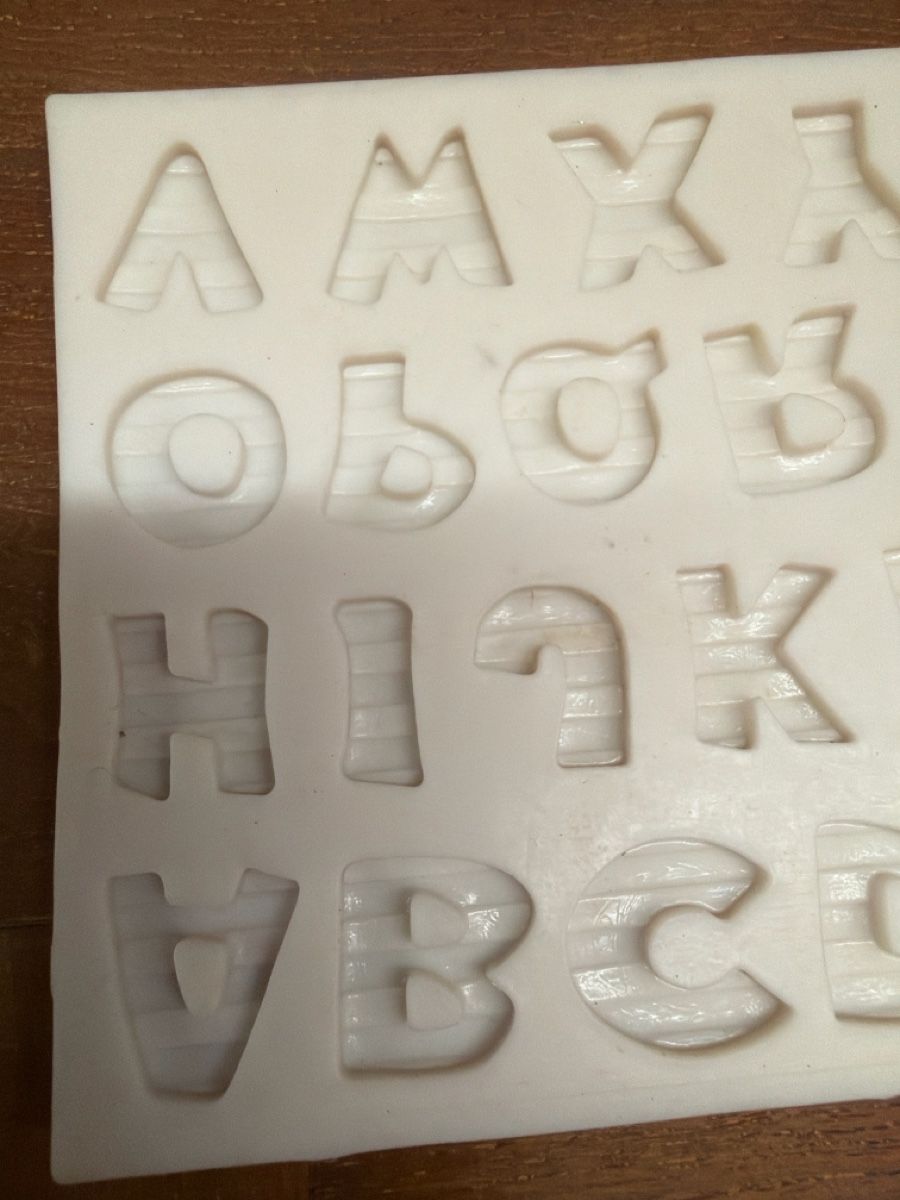 Kit bricolage: Silikon giessform Buchstaben Alphabet neuwertiger Zustand – Nuovo (secondo la descrizione) da Zürich venduto da joyfulgrace 1