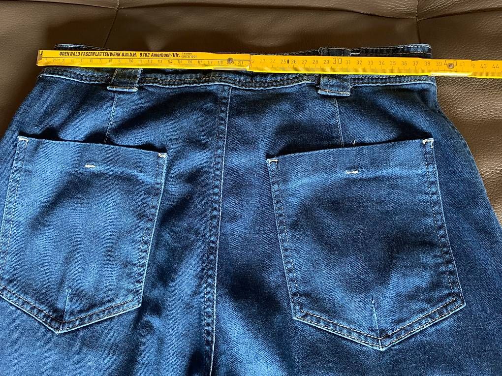 Closed Jeans: Closed Jeans neuwertig Gr. 31 – Nuovo (secondo la descrizione) da Malans GR venduto da AntjevW 3