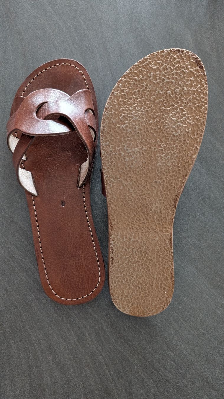 Scarpe da donna: Sandales en cuir – Nuovo (secondo la descrizione) da La Conversion venduto da deborah22 1