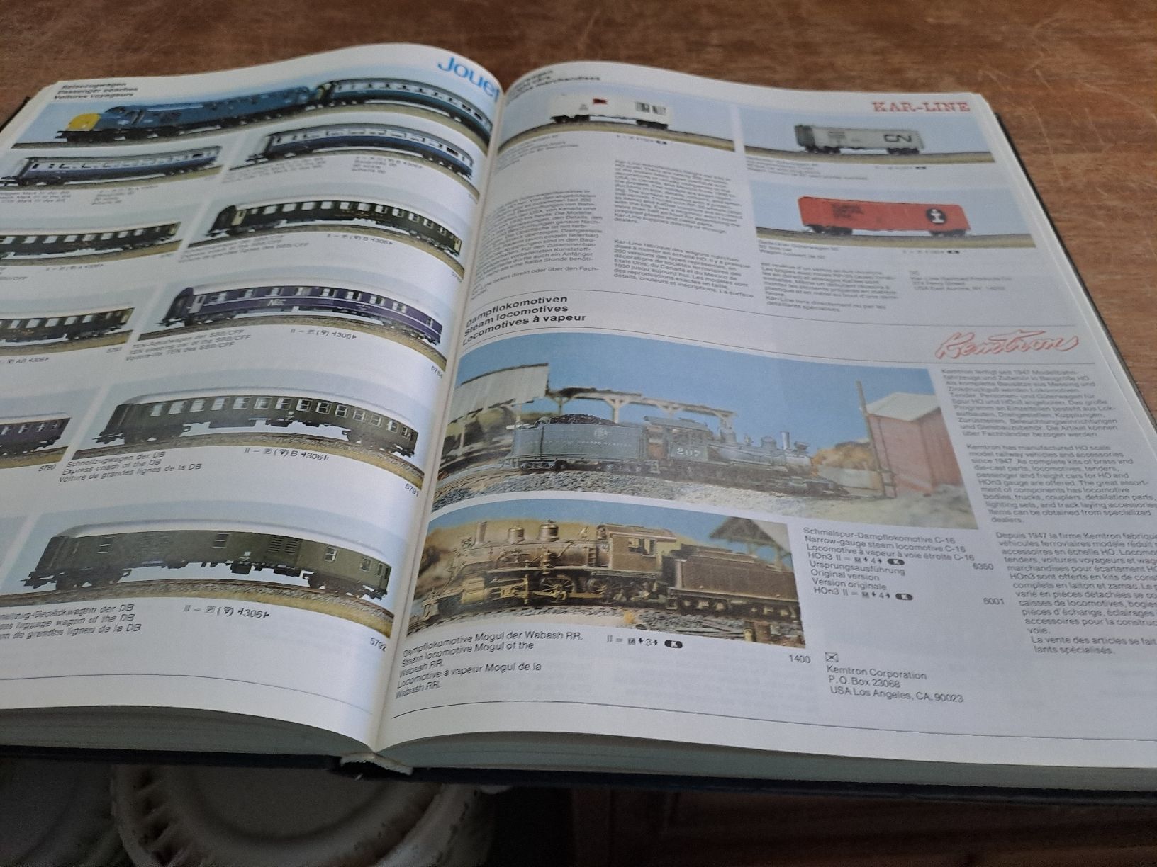 Libri: Modell-Eisenbahn HO-International Buch 4000 Modelle – Usato da Zürich venduto da Schoebi19 9